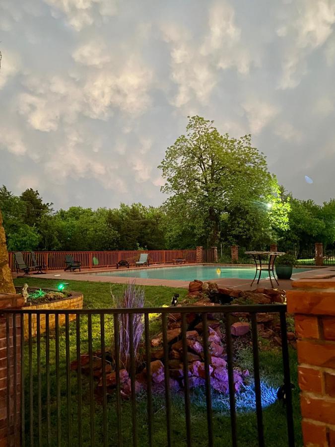The Monastery At Forest Lake Oklahoma Dış mekan fotoğraf